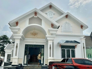 Nhà phố tân cổ điển sang trọng